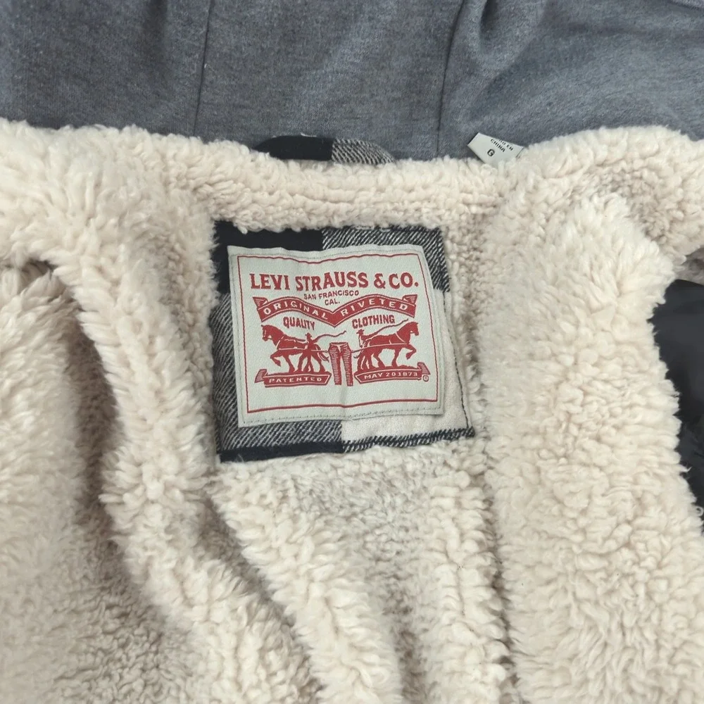 Levis will ship